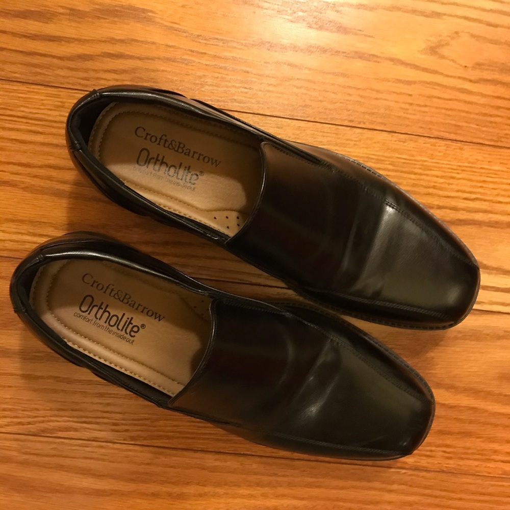 Croft and Barrow men’s black dress shoes.  Size 9